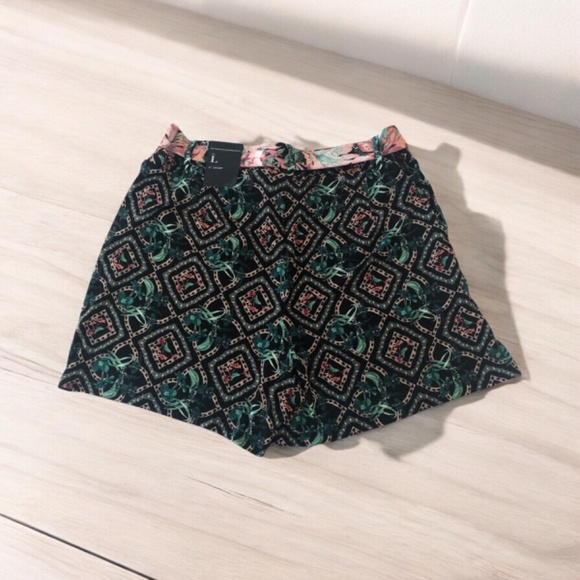 WHBM High-Rise Matte Jersey Shorts size L - Picture 2 of 11